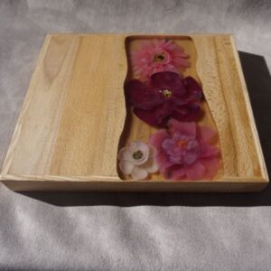 Virágos tálaló tálca